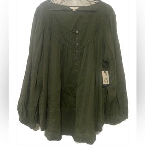 ✨ NWT ✨ Terra & Sky Olive Green Peasant Top 💖